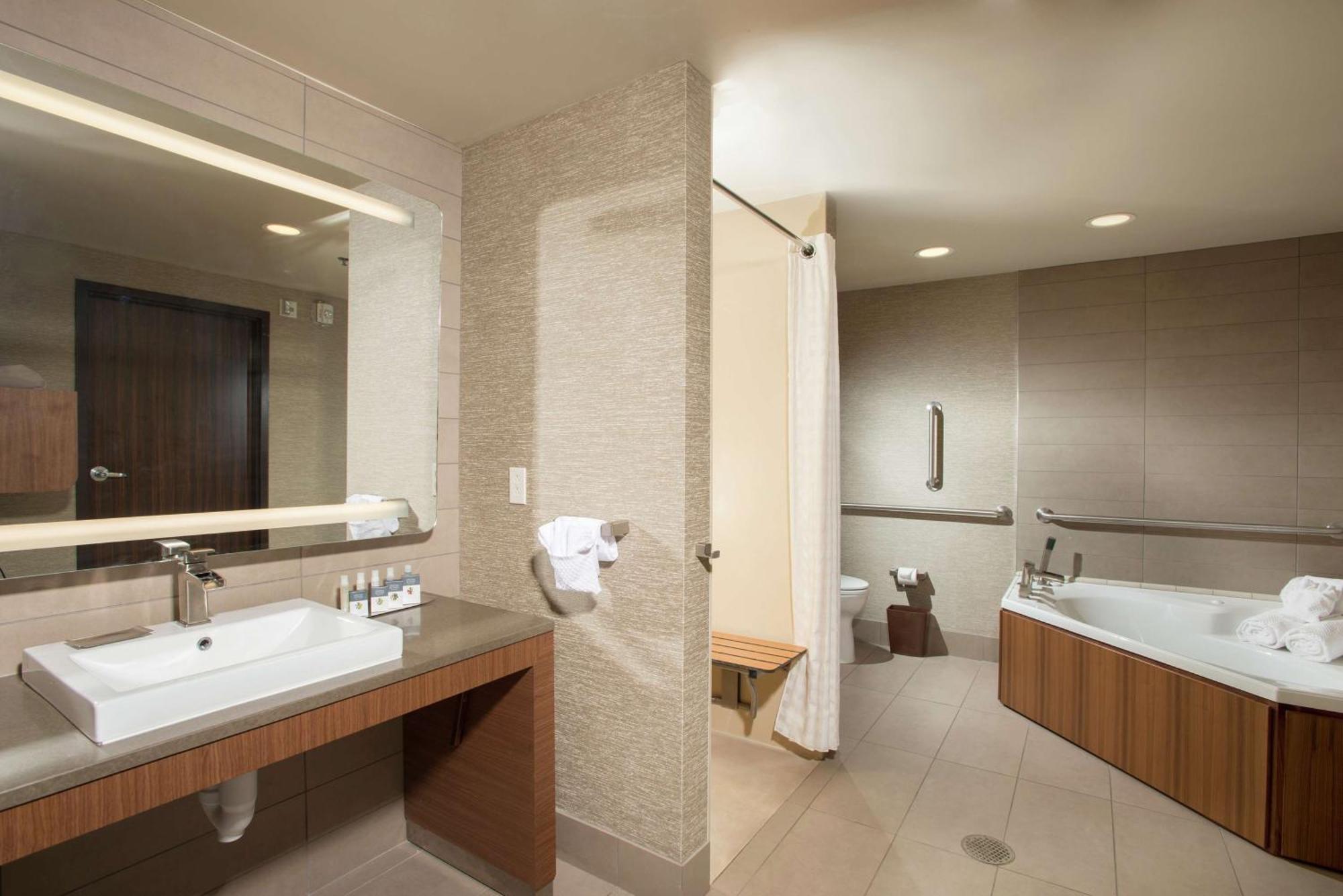 The Broadway Columbia - A Doubletree By Hilton Hotel Extérieur photo