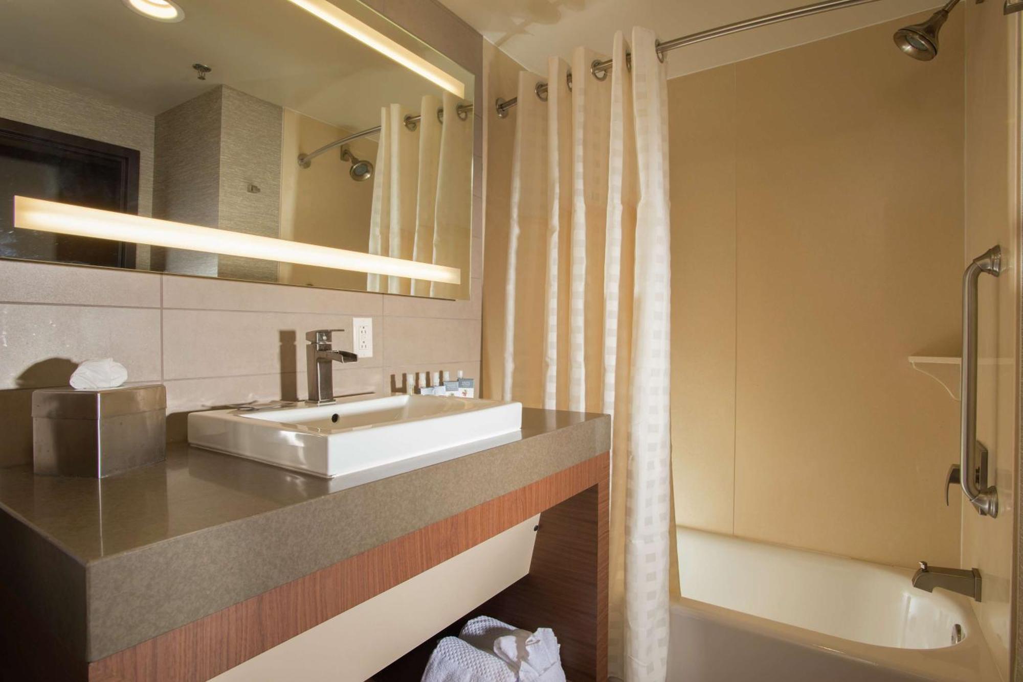 The Broadway Columbia - A Doubletree By Hilton Hotel Extérieur photo